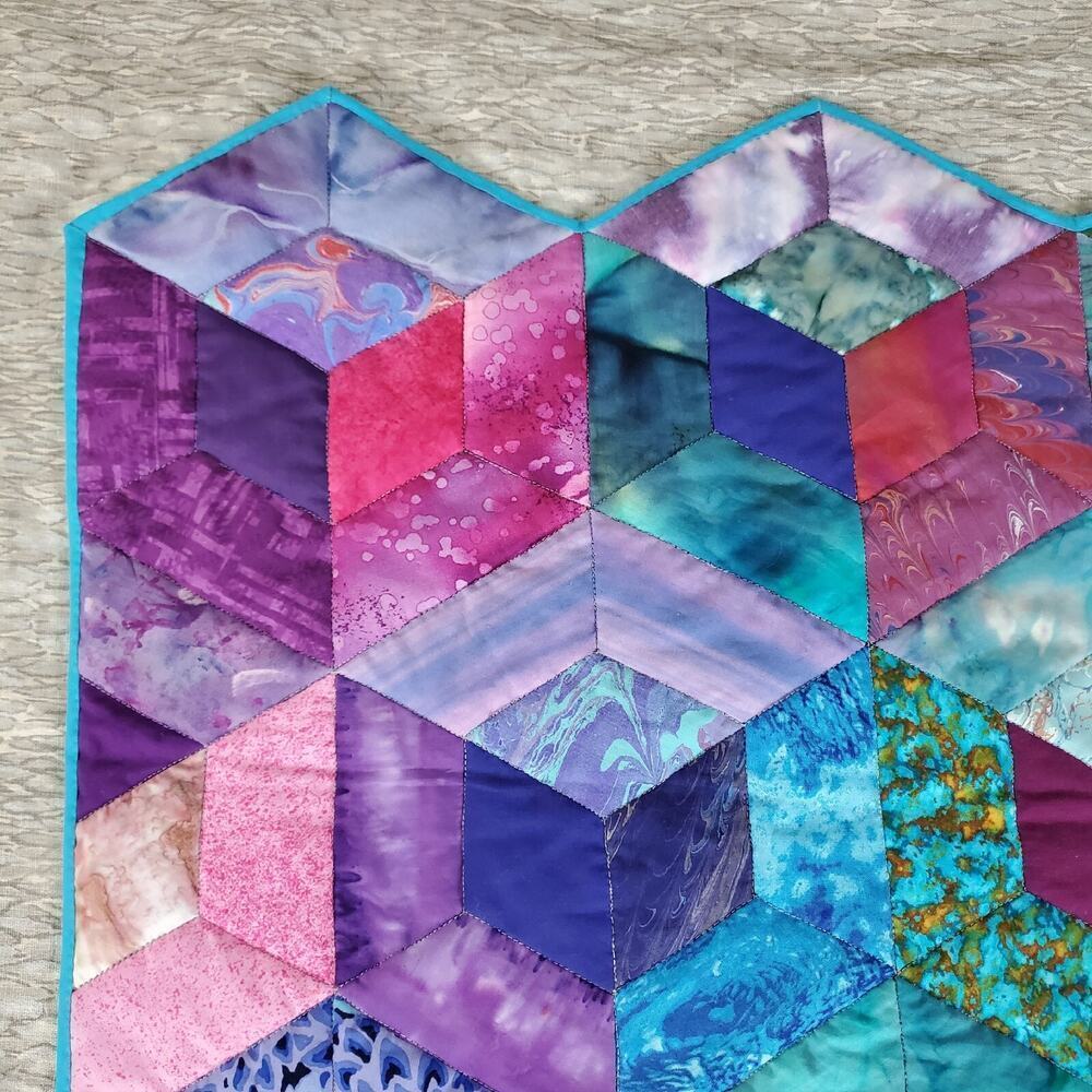 Beautiful Quilted Art Wall Hanging signed by Artist - Inner Peace - Picture 2 of 9